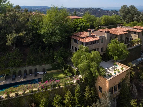 2670 Bowmont Dr, Beverly Hills, CA 90210