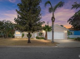 10 Suzanne St, Bakersfield, CA 93309