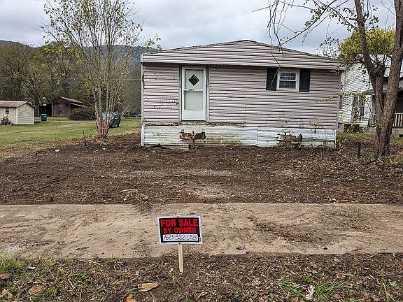 2nd image of 204 Pine Ave