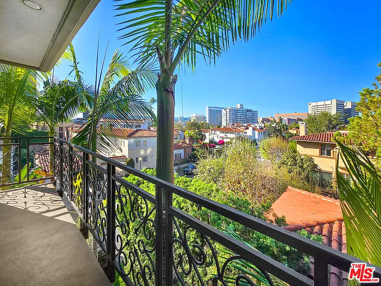 10795 Wilshire Blvd #304 — Photo 37