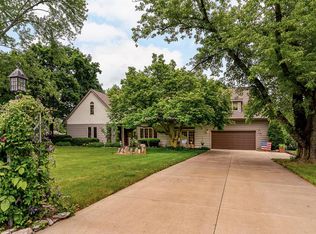 1424 Fishinger Rd, Columbus, OH 43221