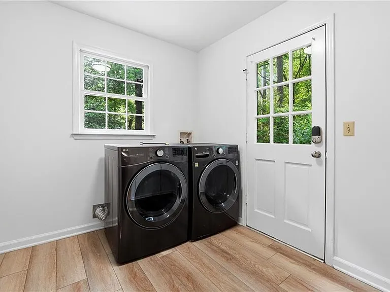 3731 Dunwoody Club Dr — Photo 25