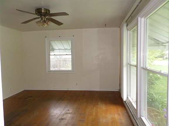 2nd image of 2320 Frances Ave