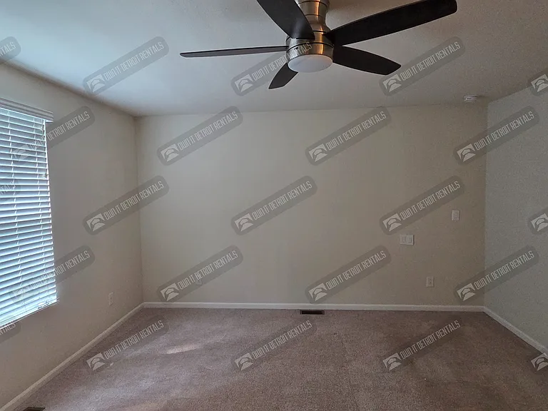 8151 Quincy Dr — Photo 16