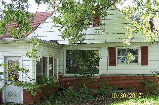2nd image of 504 E Main St