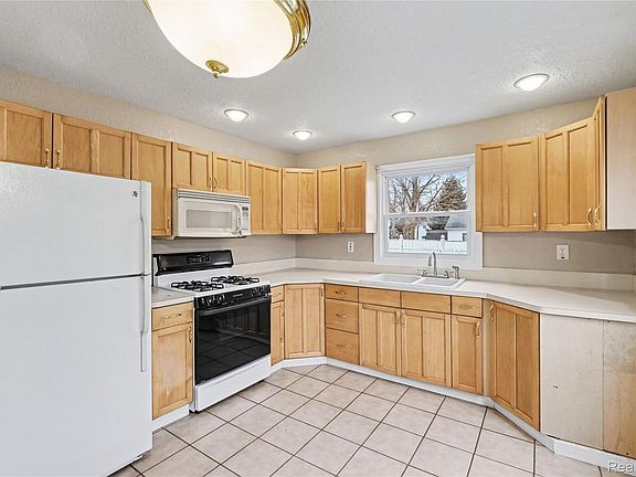 4th image of 7296 Morrish Rd