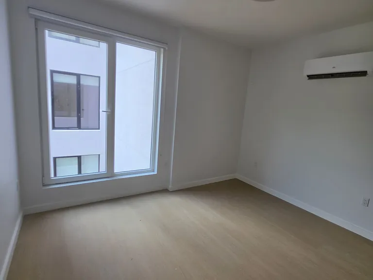 74 Webster St #4E — Photo 9