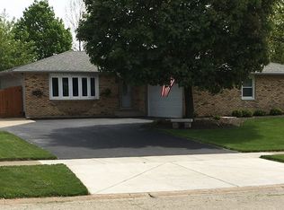 1006 S Cooper St, New Lenox, IL 60451