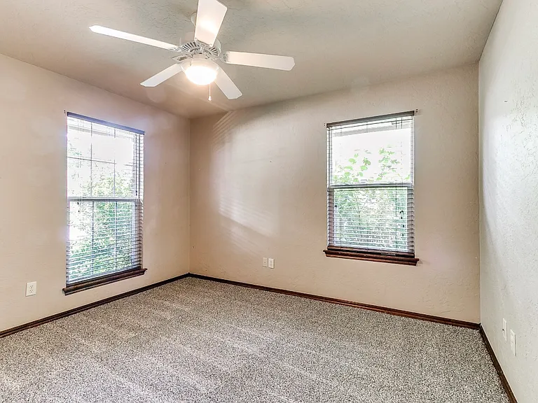 309 E Richmond Ter — Photo 12