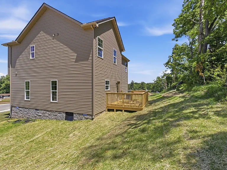 408 Legions Ct — Photo 27