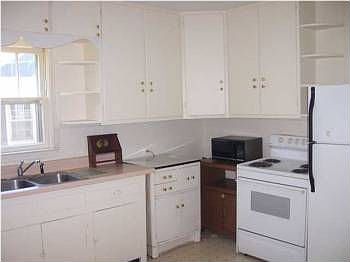 3rd image of 613 Carden Ave
