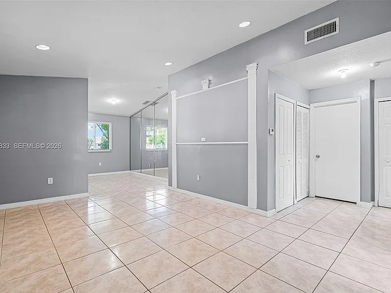1261 SE 27th St #201 — Photo 7