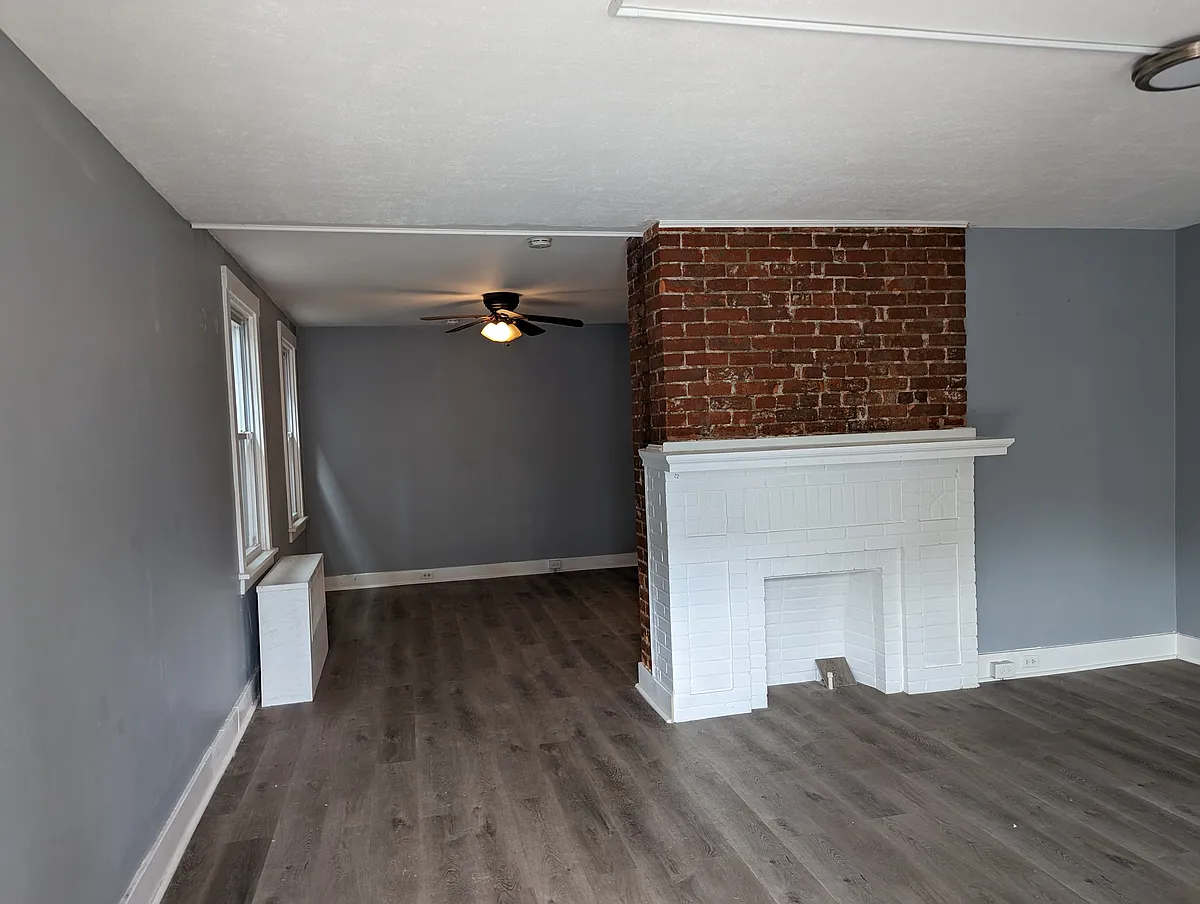 Building Photo - 6117 Saint Marie St #1