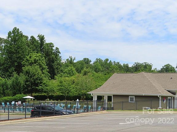 4th image of 4012 Wolf Trap Way