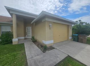 121 NE 16th Pl, Cape Coral, FL 33909