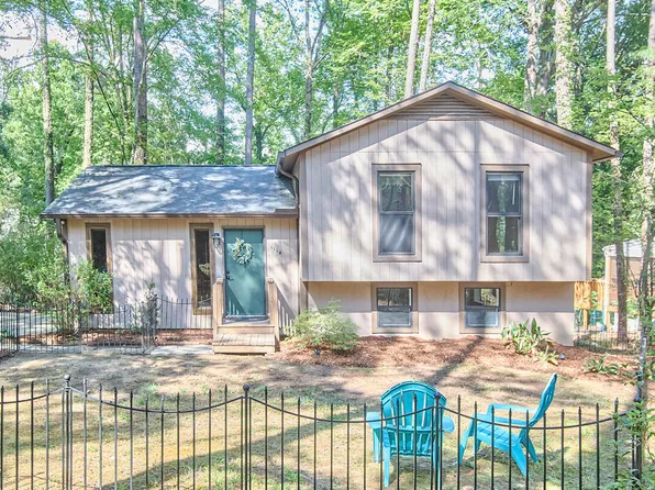 1114 Saxony Dr, Durham, NC 27707
