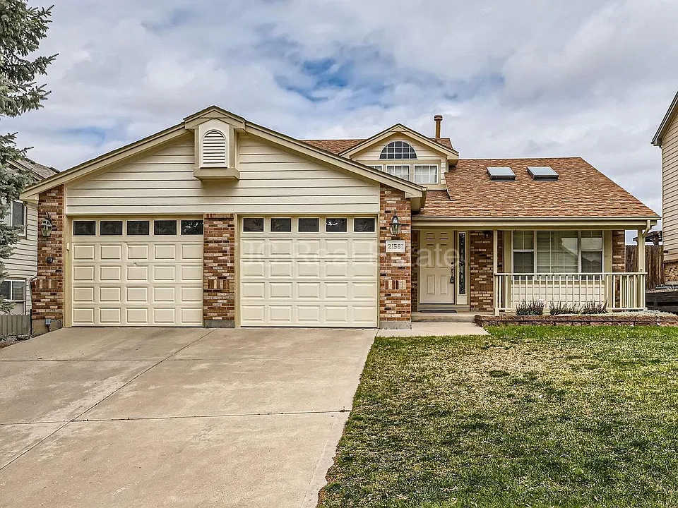 21581 Omaha Ave
