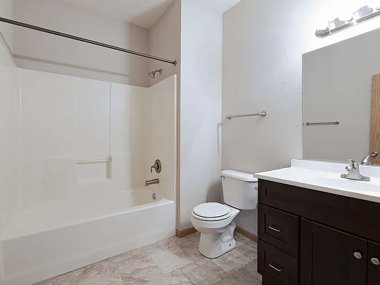 Gateway Park Apartments — Photo 27
