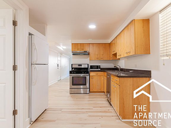 3rd image of 2031 W Superior St #G