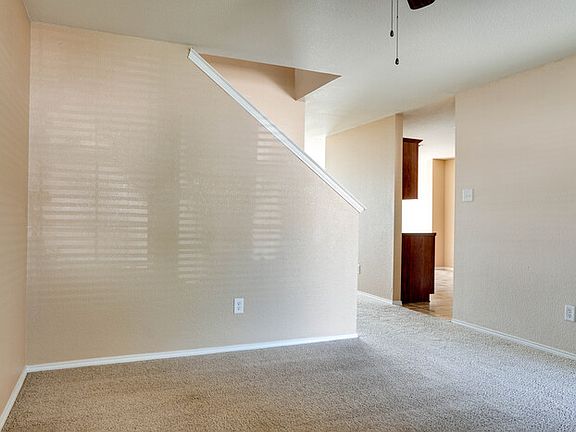 4th image of 9124 Goldenview Dr