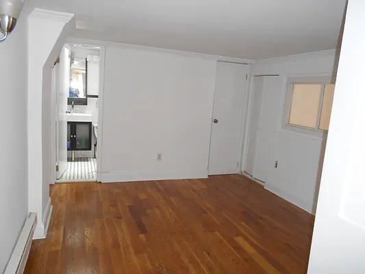 Rented by Carlyle Property Management | media 34