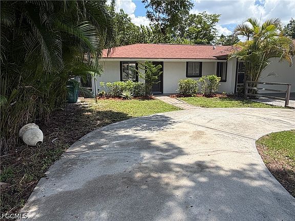 2nd image of 5829 Casablanca Ct