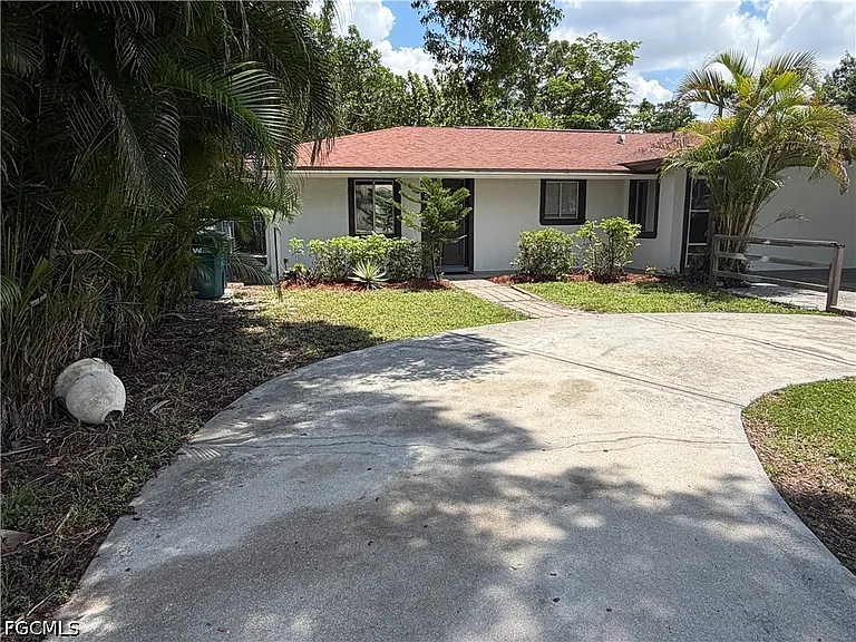 5829 Casablanca Ct — Photo 2