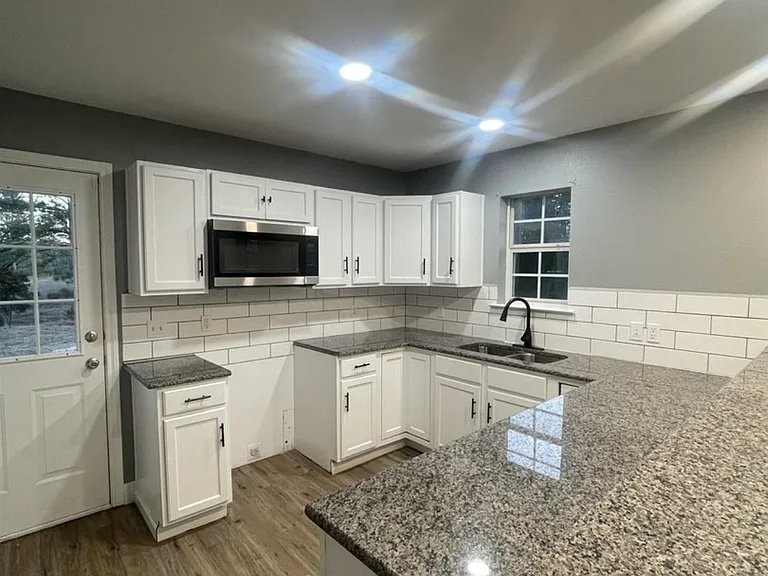 19574 FM 2767 — Photo 5