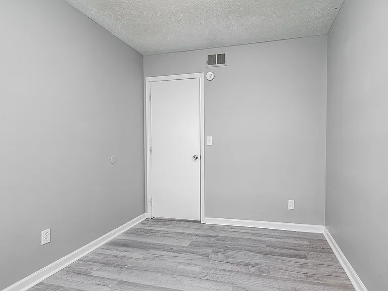 838 Lancelot Ct — Photo 12