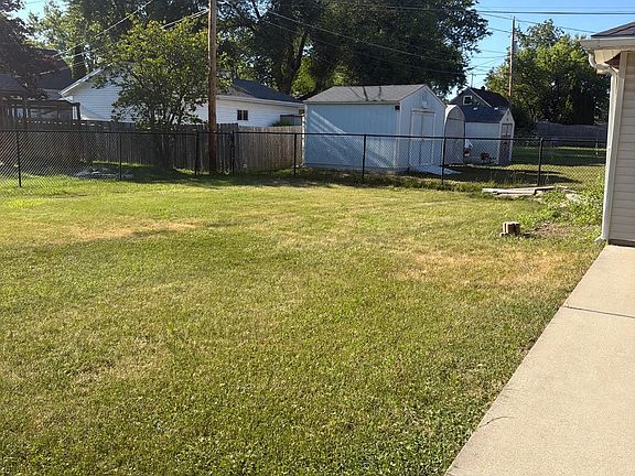 4th image of 3175 S 105th St