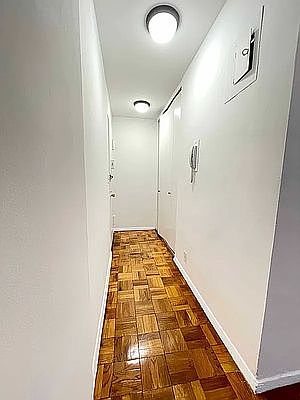 5th image of 117 E 71st St APT 1D