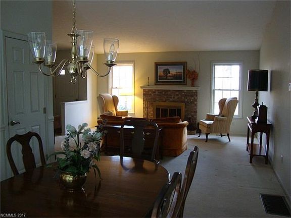 4th image of 238 Haywood Knolls Dr