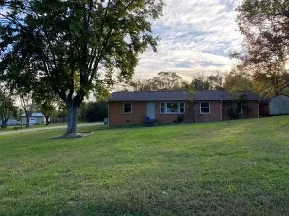 845 Rocky Rd, Pulaski, TN 38478