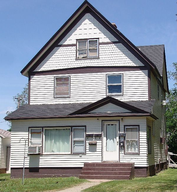 211 E. Beebe Ave.  Chamberlain