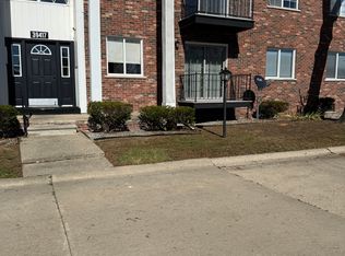 39417 Van Dyke Ave #603, Sterling Heights, MI 48313