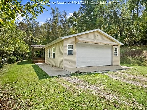 2nd image of 355 Fudges Creek Rd