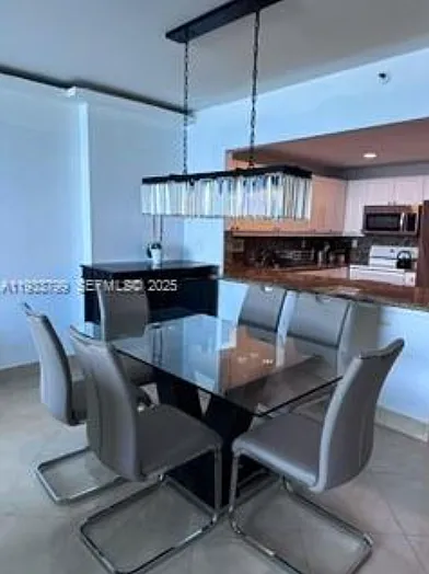 2301 Collins Ave #1025 — Photo 8