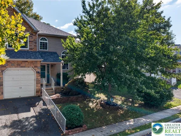 210 Shirley Ln, Pennsburg, PA 18073