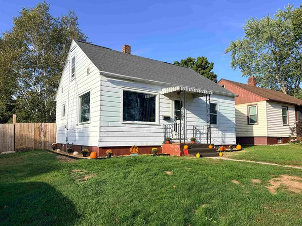207 Rolland St, Algoma, WI 54201