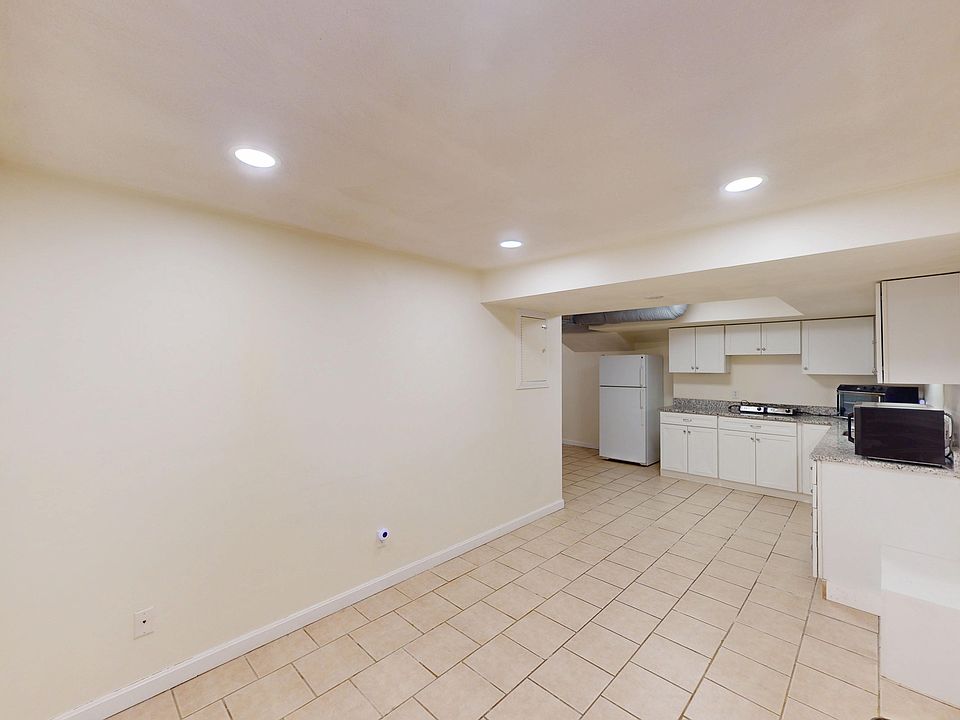 1st image of 123 Aspinwall Ave #B