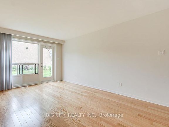 4th image of 3092 Don Mills Rd #16