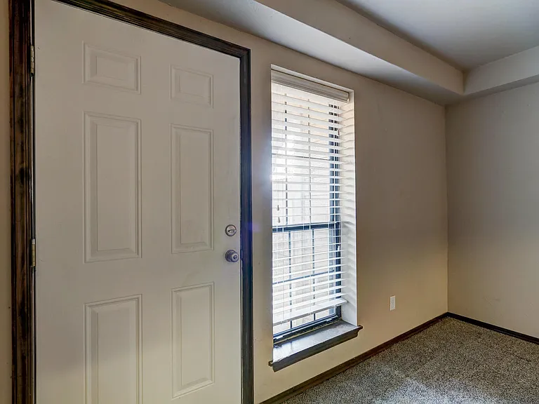 14415 N Pennsylvania Ave #B — Photo 3