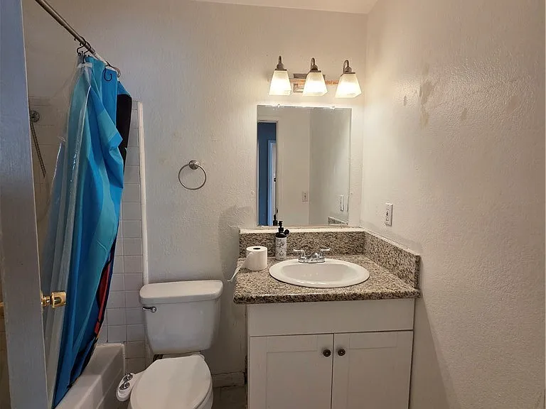 929 W Sierra Madre Ave — Photo 3