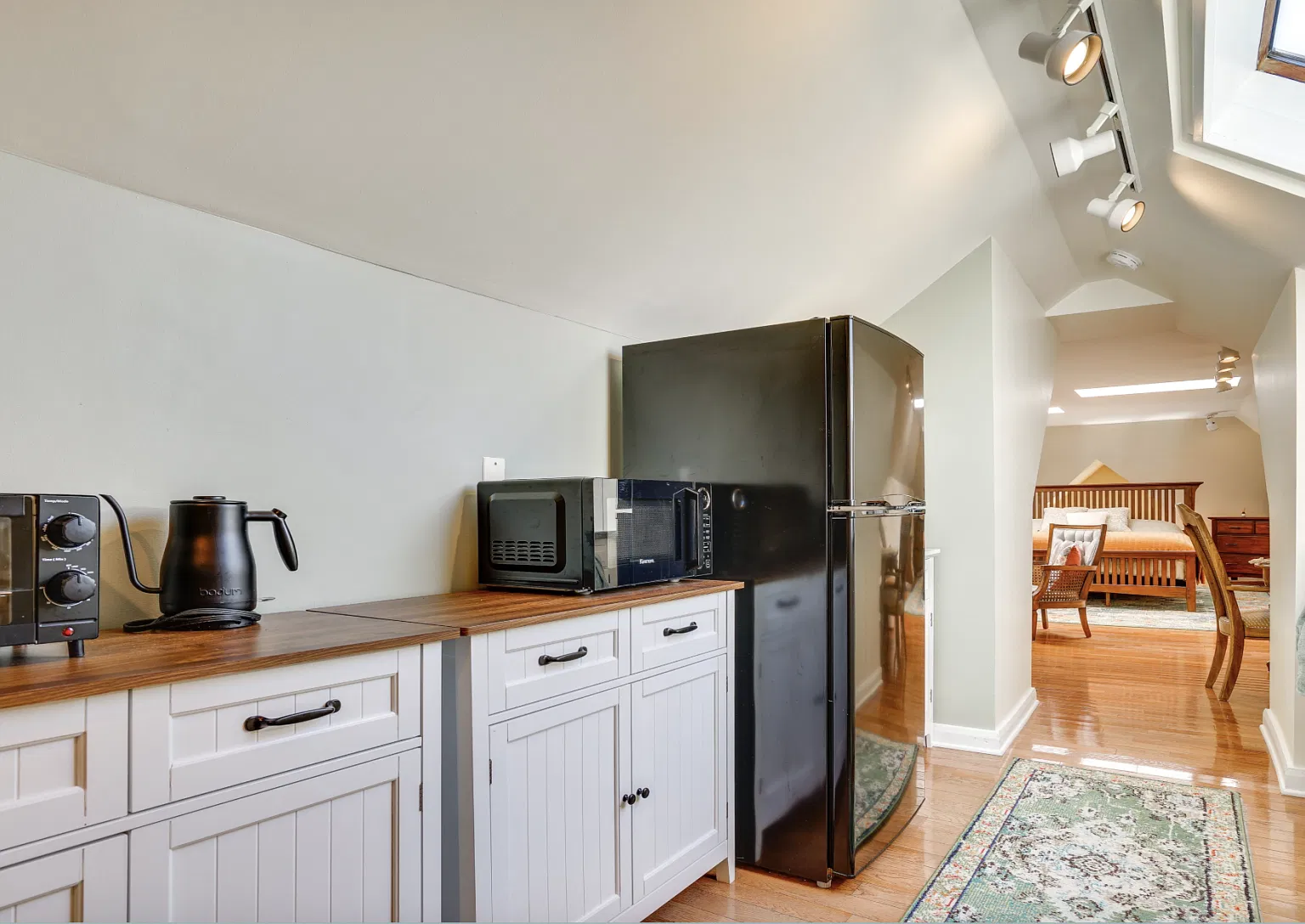 1 bed, 1.0 bath, 750 sqft, $1,800 — Photo 3