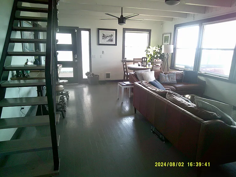 131 Beach Dr — Photo 13