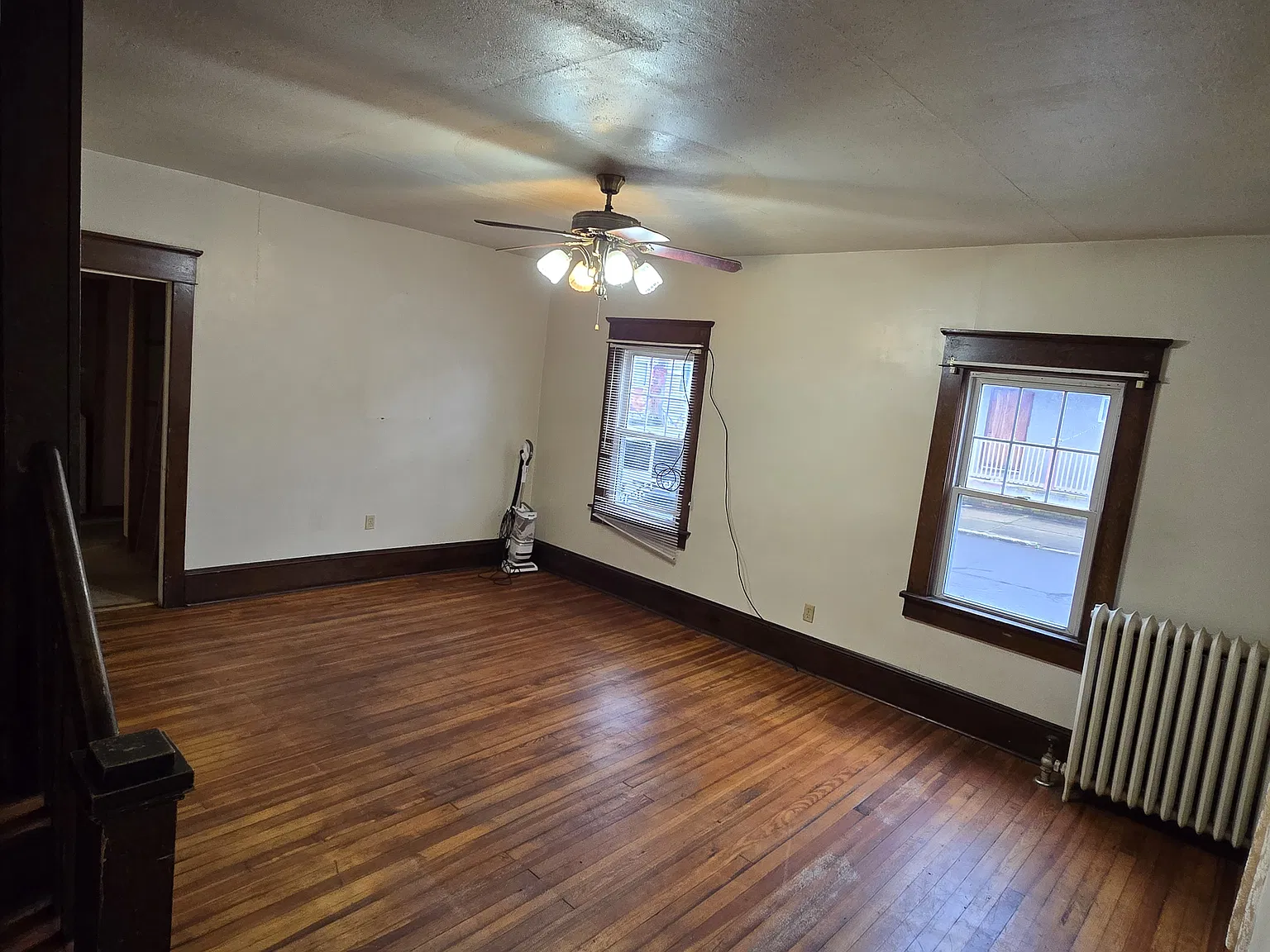 3 bed, 1.5 bath, $1,350 — Photo 3