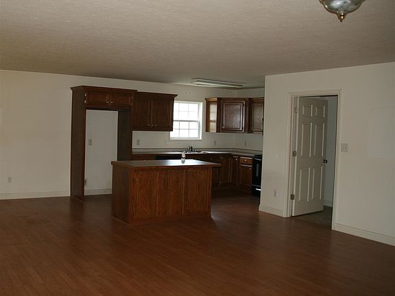 4th image of 507 Creekwood Ct