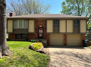 1900 SE Stratford St, Blue Springs, MO 64014