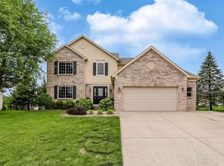 322 Wakefield Dr E, Greenwood, IN 46142