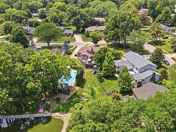 3rd image of 5000 Marilake Cir